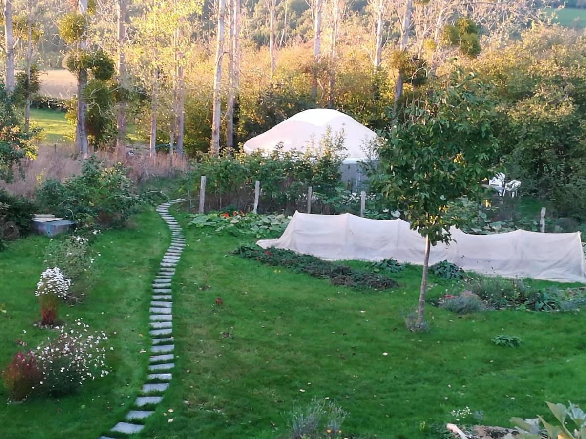 La Yourte Au Fonds Du Jardin Xhoris Buitenkant foto